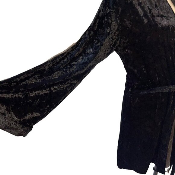 Savage X Fenty Womens Robe Size Medium Black Velvet Belt V Neck Long Sleeve - Picture 7 of 8